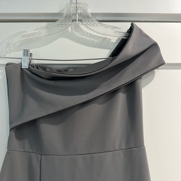 Grey One-Shoulder Dress with slit - Picture 5 of 6
